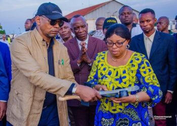 Kasaï-Oriental: distribution des motos et semences, Julie Kalenga décline toute responsabilité, le chef de division de l’agriculture contredit, qui dit vrai ?