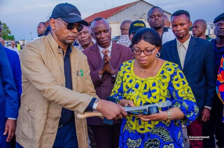 Kasaï-Oriental: distribution des motos et semences, Julie Kalenga décline toute responsabilité, le chef de division de l&rsquo;agriculture contredit, qui dit vrai ?