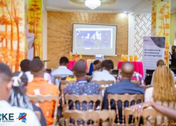 Kasaï-Oriental : L’incubateur Kasaï-Entrepreneurs clôture la première cohorte de formation en entrepreneuriat par une session de Business Pitch