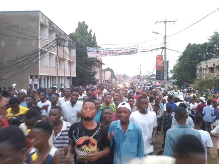 Réélection de Tshisekedi : des milliers de personnes dans les rues de Mbujimayi pour célébrer