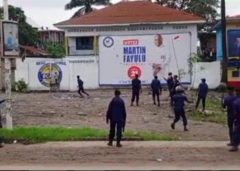 RDC : Fayulu accuse la police de s’être associée à la « force du progrès » pour réprimer la marche de l’opposition