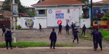 RDC : Fayulu accuse la police de s&rsquo;être associée à la « force du progrès » pour réprimer la marche de l&rsquo;opposition
