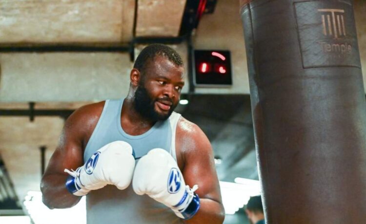 Boxe : En direct sur Facebook, Martin Bakole pète un câble et promet d&rsquo;en finir avec les congolais qui le critiquent