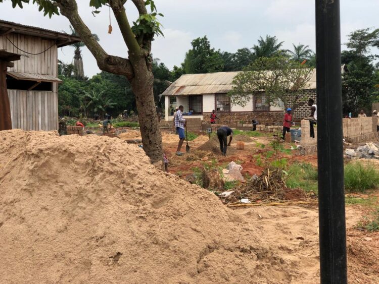 Bras de fer entre la MIBA et les Bakwanga : les constructions ont repris sur le terrain Guest house Lusambo