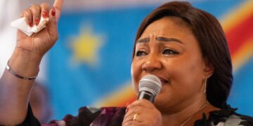 RDC : En larmes, Dénise Nyakeru intercède pour le retour de la paix dans l&rsquo;Est du pays