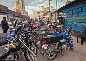Kinshasa : interdits d’accès à Gombe, les conducteurs de moto-taxis plaident leur cause auprès de Christophe Mboso