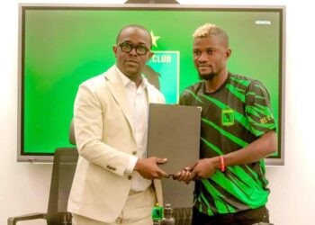 Football: Héritier Luvumbu de retour à l&rsquo;AS Vclub après le feuilleton contre le Rwanda