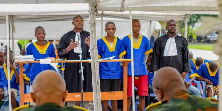 Procès public des Kuluna à Kinshasa : en présence de Peter Kazadi, le tribunal militaire fixe la prochaine audience au 6 février