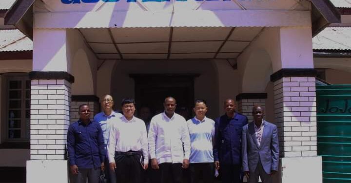 Lomami :  l&rsquo;entreprise chinoise CREC 6 annonce au vice-gouverneur l&rsquo;asphaltage de la route Mwene Ditu-Kamina en mars 2024