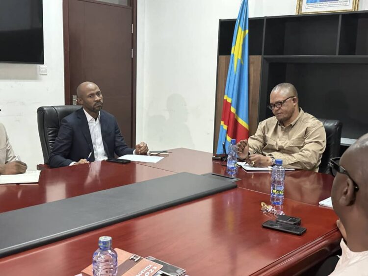 RDC : le gouvernement condamne les attaques contre la MONUSCO et certaines chancelleries à Kinshasa