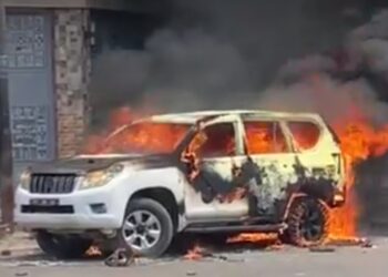 Incendie des véhicules de l&rsquo;ONU à Kinshasa : « Je rappelle que les violences contre le personnel de la MONUSCO peuvent constituer un crime de guerre » (Bintou Keita)