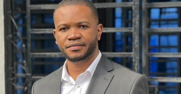 Justice : condamné à 6 mois de prison, le journaliste Stanys Bujakera reste en détention