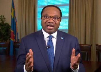 RDC : Noël Tshiani préconise la dissolution de tout parti politique auquel appartiennent les personnes qui pactisent avec l&rsquo;ennemi