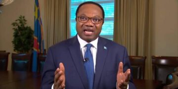 RDC : Noël Tshiani préconise la dissolution de tout parti politique auquel appartiennent les personnes qui pactisent avec l&rsquo;ennemi