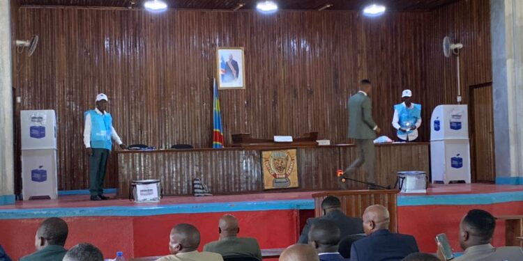 Élections des gouverneurs et sénateurs : le vote a commencé à Mbujimayi