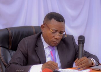 Assemblée nationale : Alphonse Ngoyi Kasanji retire sa candidature de la première vice-présidence