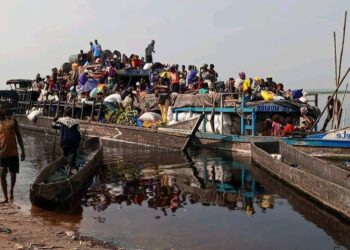 Maï-Ndombe : au moins 80 personnes meurent dans un naufrage à Mushie, Félix Tshisekedi exige l’ouverture d’une enquête