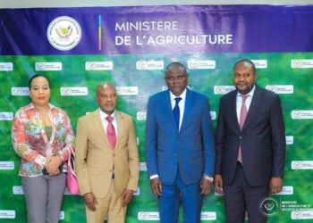 Lomami : le gouverneur Iron Van Kalombo Musoko rencontre le ministre national de l’agriculture à Kinshasa
