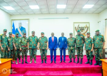 Défense nationale : Guy Kabombo Mwadianvita rencontre le haut commandement de l&rsquo;armée