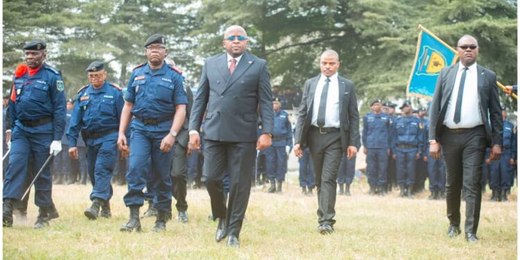 RDC : le vice-premier ministre de l&rsquo;intérieur  présenté officiellement devant la police