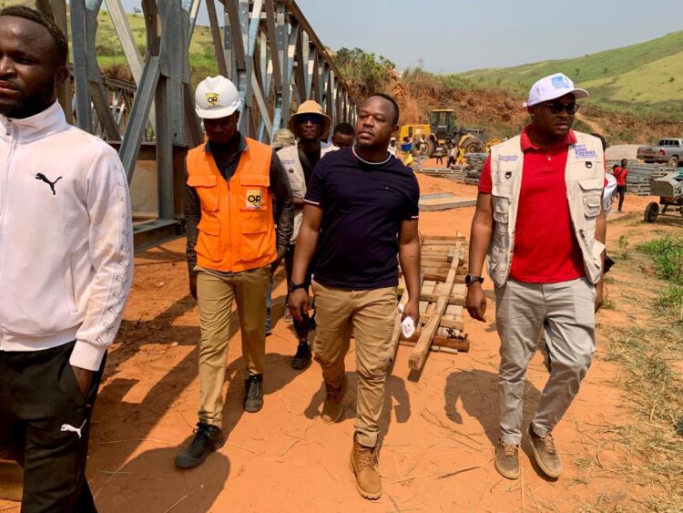 Kasaï-Oriental : le Député national Tobie Nkongolo satisfait de l&rsquo;évolution des travaux de construction du pont Lubi