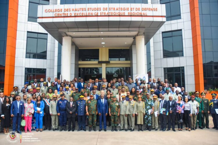 Défense nationale : Guy Kabombo a lancé le premier colloque international sur les défis sécuritaires en Afrique centrale et dans la région des Grands Lacs