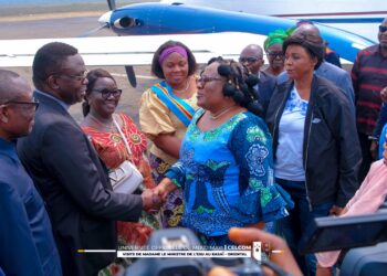 ESU : en séjour à Mbujimayi, Marie-Thérèse Sombo visite les institutions de son ressort