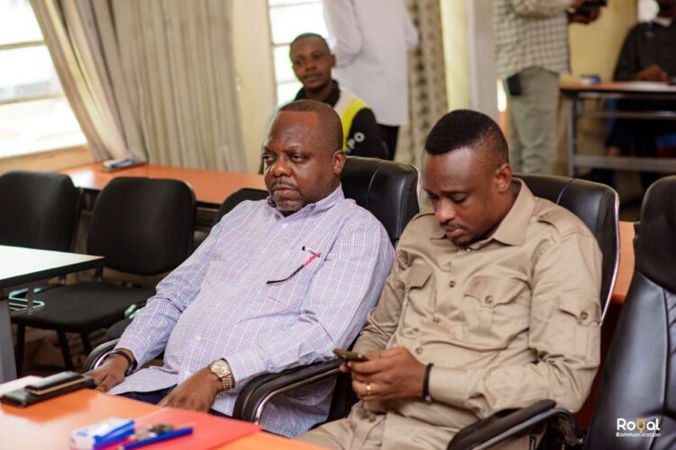 Kasaï-Oriental : Au cours d&rsquo;une tribune d&rsquo;expression libre, le député Hilaire Ntendayi a appelé les leaders des jeunes « à mettre l&rsquo;intérêt de la province sur orbite »