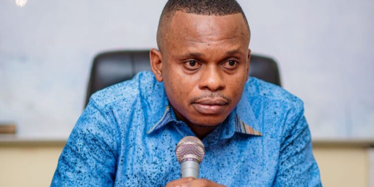 Kasaï-Oriental : Au cours d&rsquo;une tribune d&rsquo;expression libre, le député Hilaire Ntendayi a appelé les leaders des jeunes « à mettre l&rsquo;intérêt de la province sur orbite »