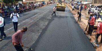 Projet Tshillejelu : l&rsquo;asphaltage de l&rsquo;avenue Odia David a commencé à Mbujimayi