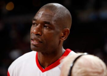RDC : décès de Motombo Dikembe, la légende du basket s&rsquo;éteint à l&rsquo;âge de 58 ans
