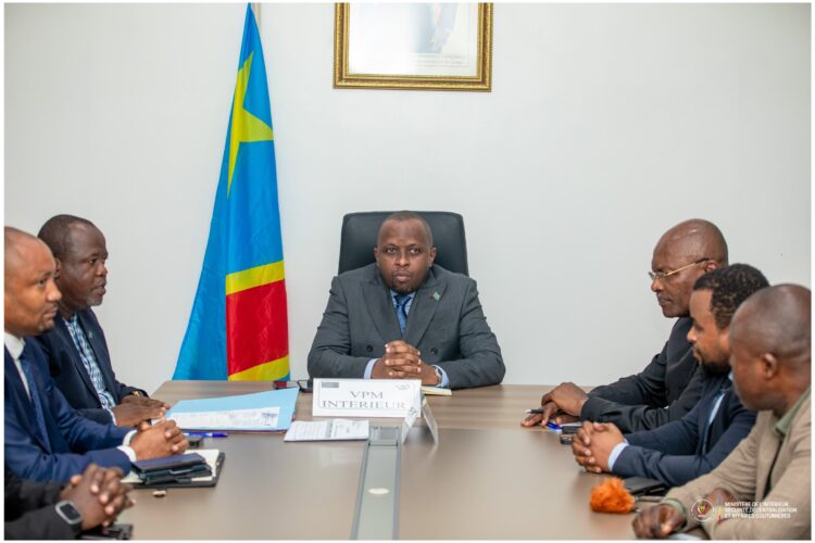 RDC : Jacquemain Shabani s&rsquo;engage à obtenir le paiement des émoluments des députés provinciaux