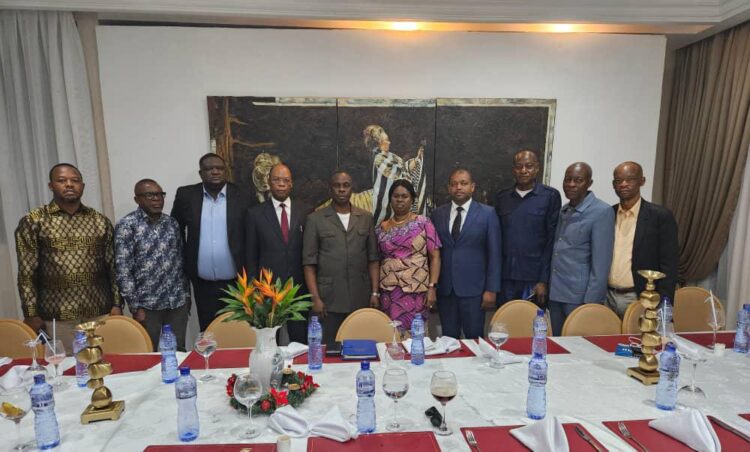 Kinshasa : échanges entre le caucus des députés nationaux du Kasaï-Oriental et le gouverneur Mbuebua Kapo