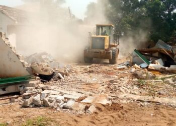 Construction du nouvel aéroport de Mbujimayi : début de la démolition des maisons au quartier de la plaine, pleurs et grincements de dents