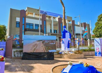 Kalemie : Félix Tshisekedi inaugure le siège de l’agence provinciale de la banque centrale du Congo