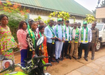 Kasaï-Oriental : toutes les structures du parti consultées et réarmées moralement, la délégation du CNC dépêchée par Pius Muabilu met le cap sur Mwene-ditu 