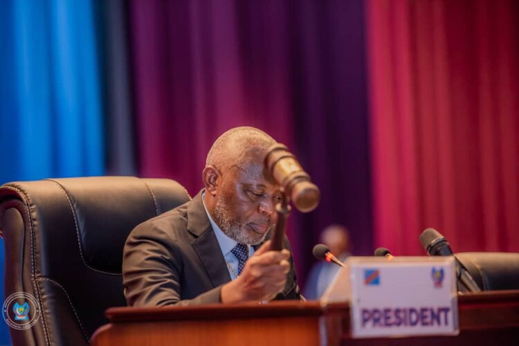 RDC : « Évitons des invectives, des insultes et des injures sur les réseaux sociaux. Ça nous divise et ça profite à l&rsquo;ennemi » (Vital Kamerhe)