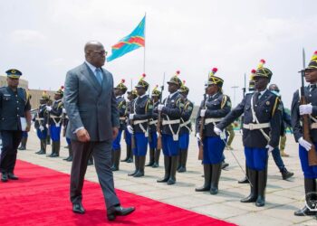 RDC :  Le Président Tshisekedi ordonne  au gouvernement d&rsquo;augmenter le salaire des militaires et d&rsquo;octroyer une prime de combat à ceux déployés au front
