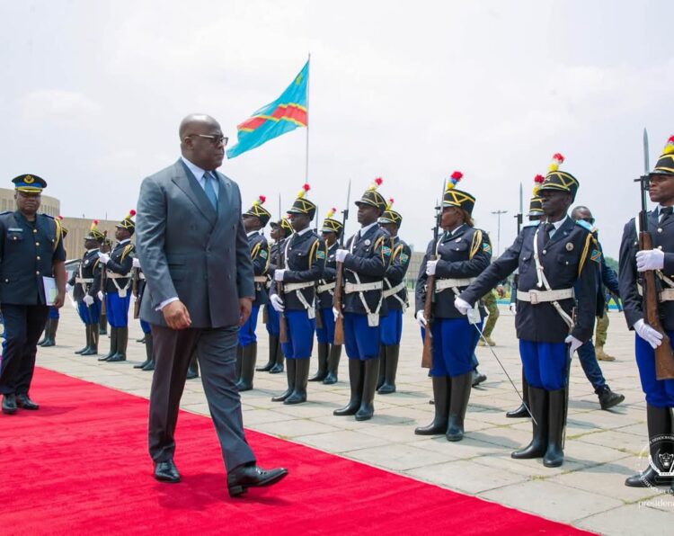 RDC :  Le Président Tshisekedi ordonne  au gouvernement d&rsquo;augmenter le salaire des militaires et d&rsquo;octroyer une prime de combat à ceux déployés au front