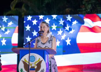 Guerre de l&rsquo;est : « Nous soutenons la souveraineté et l&rsquo;intégrité territoriale de la RDC » (Ambassadrice des États-Unis)