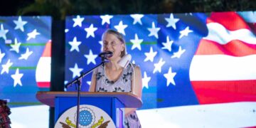 Guerre de l&rsquo;est : « Nous soutenons la souveraineté et l&rsquo;intégrité territoriale de la RDC » (Ambassadrice des États-Unis)