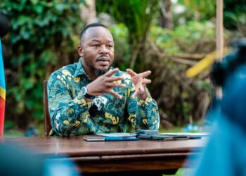 RDC – Guerre du M23 : Au moins 500$ de prime pour chaque militaire déployé au front, Tobie Kayumbi s&rsquo;engage à porter ce plaidoyer auprès du gouvernement