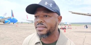 Kasaï-Oriental : campagne d&rsquo;enrôlement massif dans l&rsquo;armée, le député national Tobie Kayumbi à Mbujimayi pour sensibiliser les jeunes