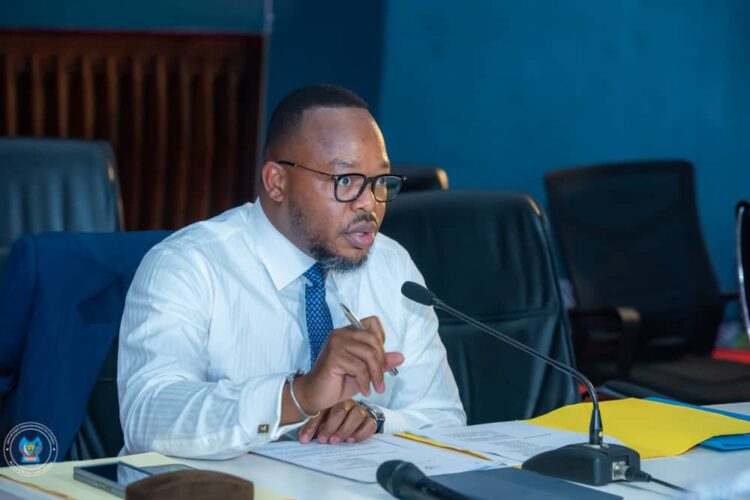 RDC : contrôle parlementaire, Tobie Kayumbi adresse deux questions orales avec débat aux DG de la SNEL et de la Regideso