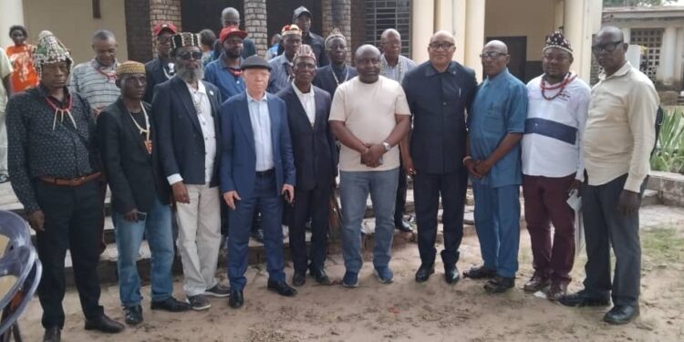 Kasaï-Oriental : Didas Kabamba présente les nouveaux dirigeants de la mutualité des ressortissants de Miabi aux chefs coutumiers et notables de ce territoire