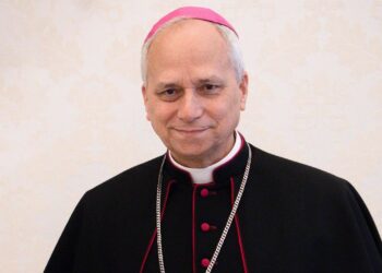 Vatican : élu Pape, l&rsquo;américain Robert Francis Prevost prend le nom de Léon XIV