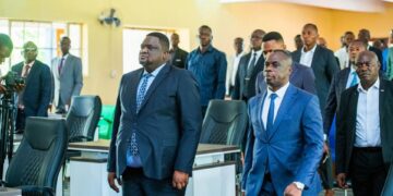 Kasaï-Oriental : dossier 3 millions de dollars, l’assemblée provinciale vote pour la mise en accusation du gouverneur Mbwebwa Kapo