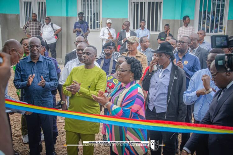ESU-UOM : La Ministre Marie Thérèse Sombo inaugure le nouveau rectorat de l&rsquo;Université officielle de Mbujimayi