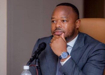 Kinshasa : pour le député Tobie Kayumbi, les mesures du gouverneur Bumba contre les embouteillages sont « socialement injustes »