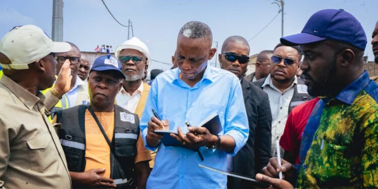 RDC – Infrastructures : John Banza Lunda accélère la cadence des travaux routiers à Kinshasa